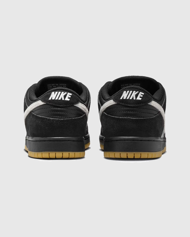 Nike SB Dunk Low - Black / White