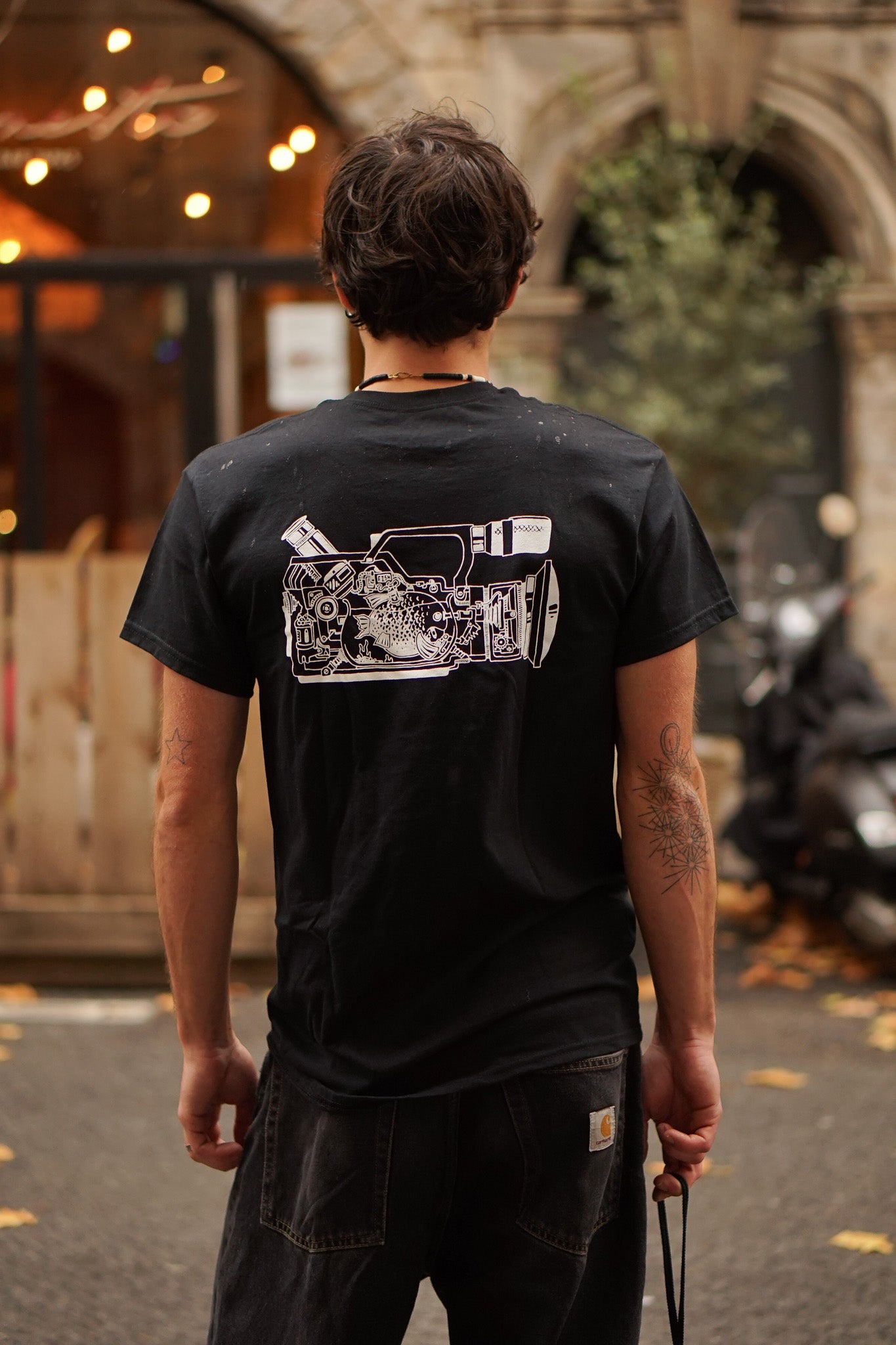 Wallstreet Tee - Fish Eye - Black