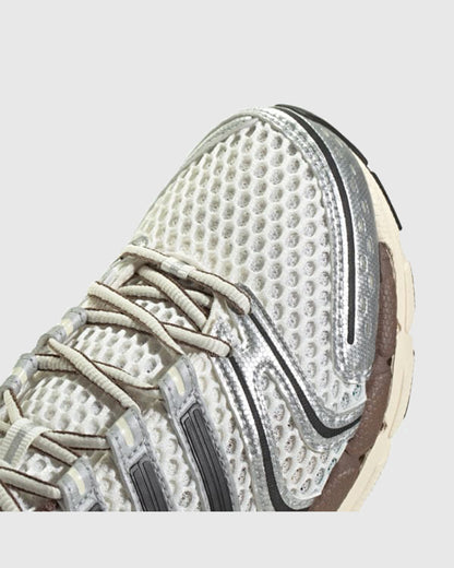 Adidas - Control 5 - Cloud White/Core Black/Core White