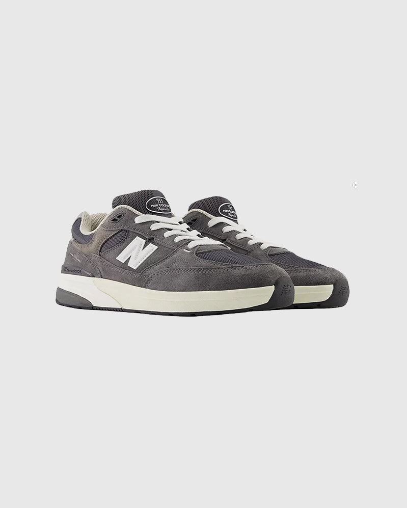 NB Numeric - 933 Reynolds - Grey