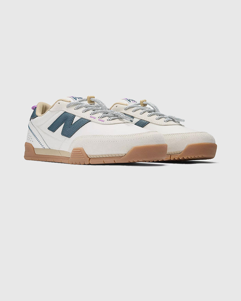 NB Numeric - 440 V2 Trail Low - Sea Salt / Deep Ocean