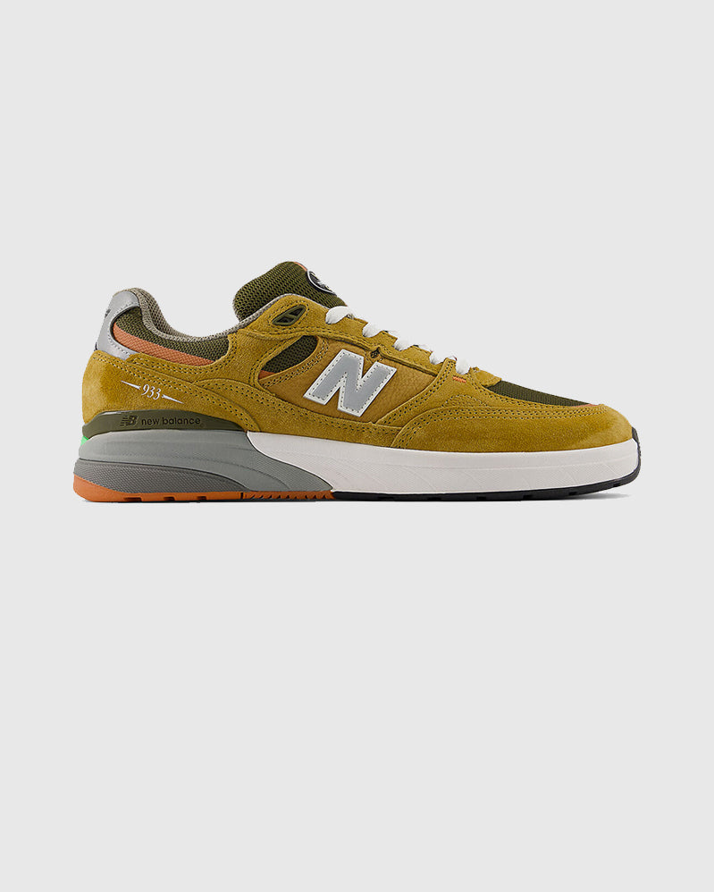 NB Numeric - 933 Reynolds - Camel/Dark Brown