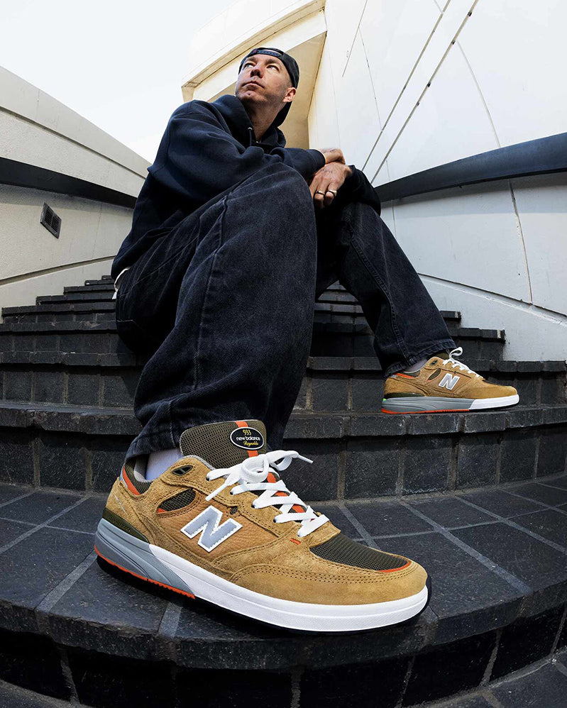 NB Numeric - 933 Reynolds - Camel/Dark Brown
