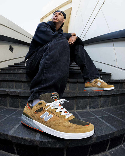 NB Numeric - 933 Reynolds - Camel/Dark Brown