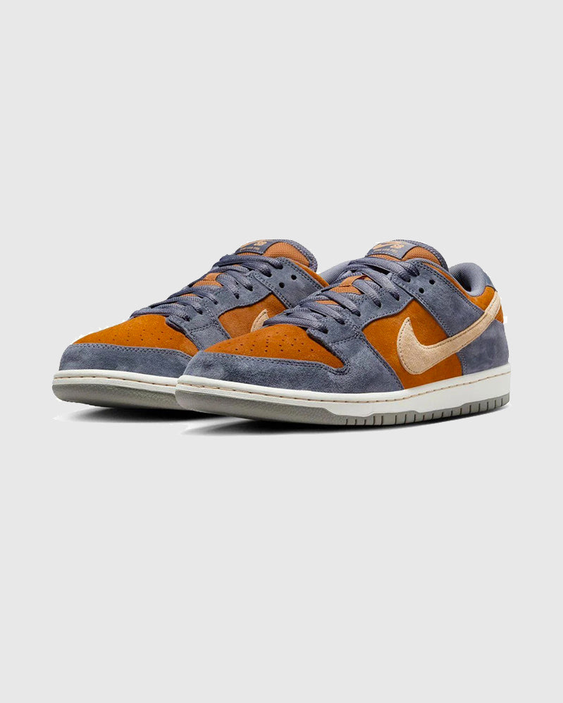 Dunk SB Low Carbon Sesame Monarch